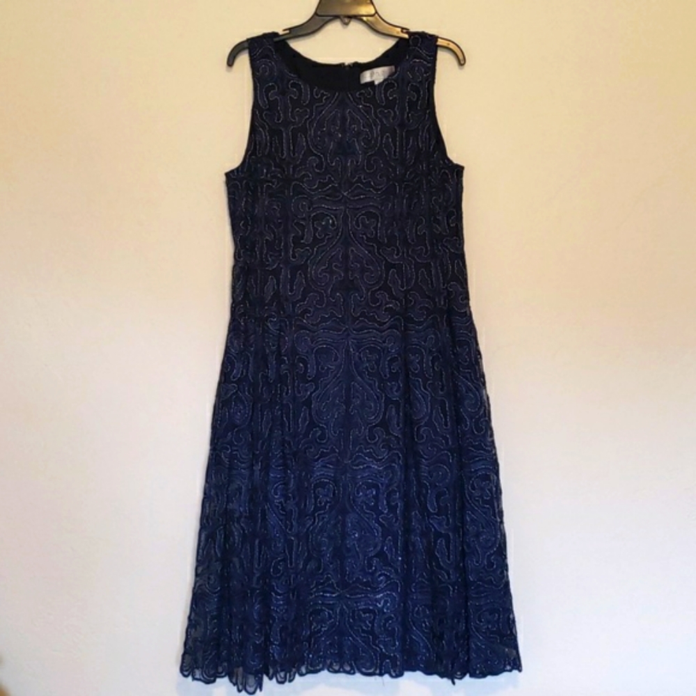 Tahari Arthur S. Levine Navy Silver Beaded Lace Mesh Lined Wedding Formal Dress